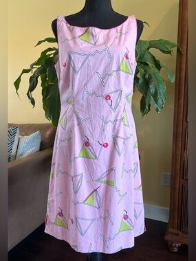 Fun & festive Maize & Lou pink sleeveless Martini cocktail dress - Size 10
